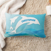 イルカが海に飛び込パーソナライズされたむ ランバークッション (ブランケット)