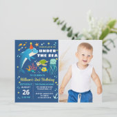 イルカとカメの海の少年誕生日写真 招待状 (スタンド正面)