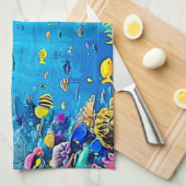 イルカとリーフ：水中の喜び キッチンタオル (四つ折り)
