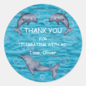 イルカと海の下の誕生日パーティークラシック ラウンドシール (正面)