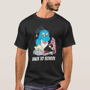 イルカの先生とタツノオトシゴの生徒のバックトゥスクール Tシャツ