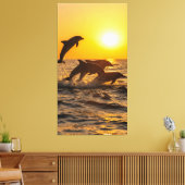 イルカの群れが喜んで波から飛び出す キャンバスプリント (インサイチュ (リビング))
