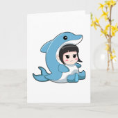 イルカの衣装の子供 カード (黄色い花)