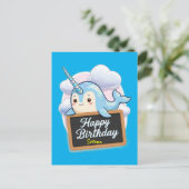 イルカの角を持ったハッピーバースデーの黒板 ポストカード (スタンド正面)