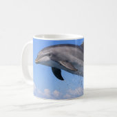 イルカの飛躍 - 海の自由マグ コーヒーマグカップ (正面左)