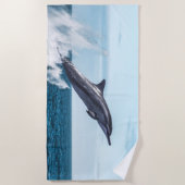 イルカは飛び出して海 ビーチタオル (正面)