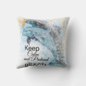 イルカ保がビーチで穏やかなフリ クッション (裏面)