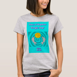 イルカ大変な日の女性の灰色のTシャツを持って下さい Tシャツ