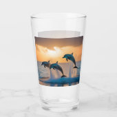 イルカ威厳のあるは夕暮れ時に飛び跳ねた。 タンブラーグラス (裏面)