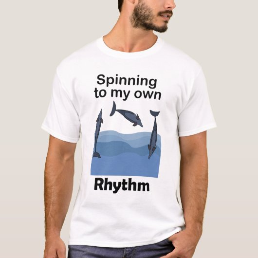 イルカ 自分のリズムで回ってる Tシャツ (正面)