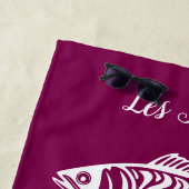 イワシ – ハワイアン – フィッシャーマンコアワインカラー ビーチタオル (インサイチュ)