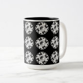 インとヤンタイルのアジアのシンボルブラックマグカップ ツートーンマグカップ (正面右)