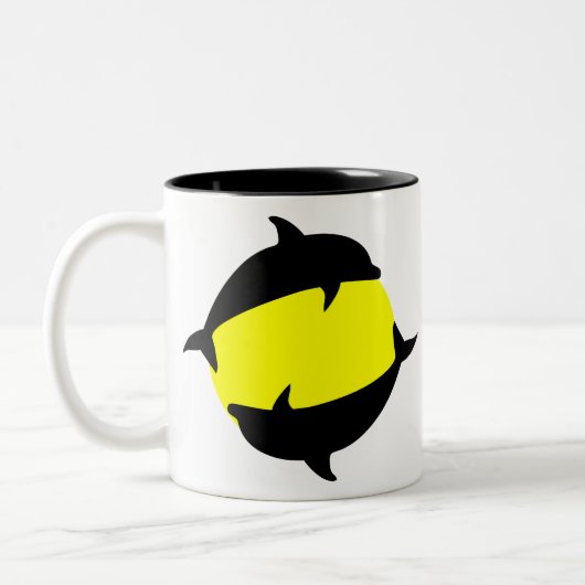 インと可愛いイルカを太陽に ツートーンマグカップ (左)