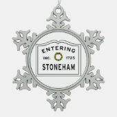 インエントタウンマサチューセッツ州ストーンハム スノーフレークピューターオーナメント (正面)