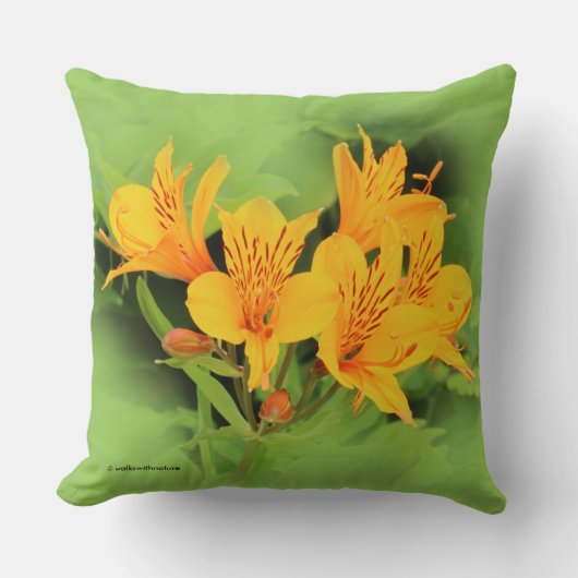 インカエレガントス黄色の軟膏のユリ クッション (正面)