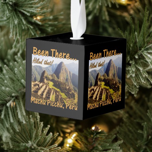 インカトレイルをハイキング – マチュピチュ キューブオーナメント (ツリー)