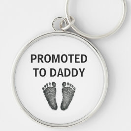 インクで描いたモダンな赤ちゃんの足跡 Promoted To Daddy キーホルダー