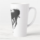 インクで描かれた秋の守護者 カフェラテマグ (右)