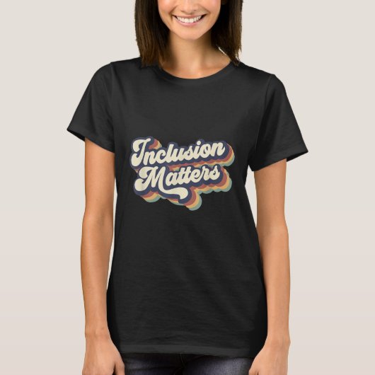 インクルージョンSレトロ特別教育先生女性 Tシャツ (正面)