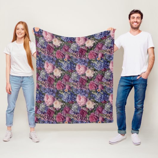 イングランドの庭の濃厚な花の寄せ植え フリースブランケット (インサイチュ)