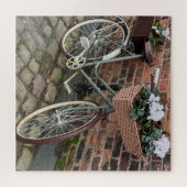 イングランドの村の花のバスケット付き自転車 ジグソーパズル (横)