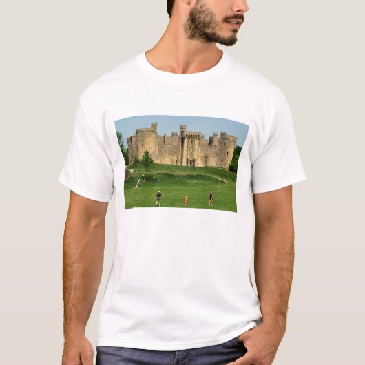 イングランド サセックス ボディアム城 2 Tシャツ (正面)