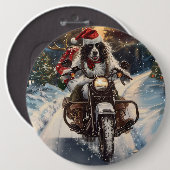 イングリッシュセッターの犬がバイクに乗るクリスマス 缶バッジ (正面&裏面)