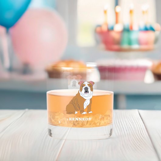 イングリッシュブルドッグイラストレーション パーソナライズされた ウイスキーグラス (インサイチュ (ベビーシャワー))