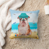 イングリッシュブルドッグオンビーチ クッション (ブランケット)