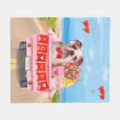 イングリッシュブルドッグバレンタインデートラックハート フリースブランケット (正面(横))