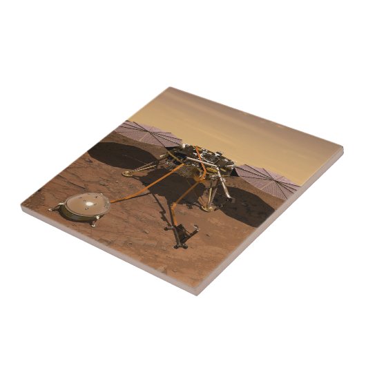 インサイト着陸装置が火星の表面で動作。 タイル (側面)