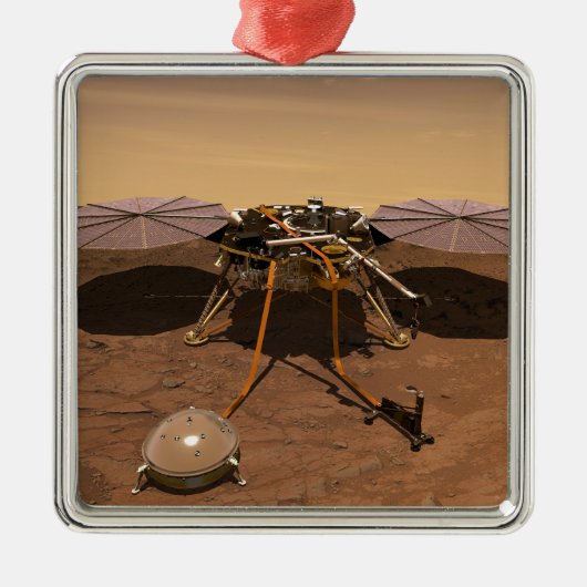 インサイト着陸装置が火星の表面で動作。 メタルオーナメント (正面)