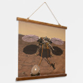 インサイト着陸装置が火星の表面で動作。 吊り下げ型タペストリー (傾斜あり)