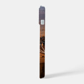 インサイト・ランダー iPhone 15ケース (左側面)
