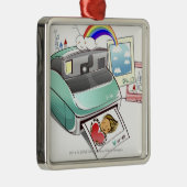 インスタントカメラから出る写真 メタルオーナメント (右)