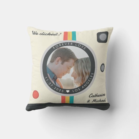 インスタントカメラカップルの写真ユニーク記念日 クッション (裏面)