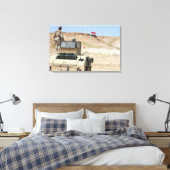 インストラクターがイラクの軍人の姿を見る キャンバスプリント (インサイチュ (寝室))