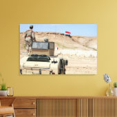 インストラクターがイラクの軍人の姿を見る キャンバスプリント (インサイチュ (リビング))