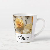 インスピレーションの開花パーソナライズされた: カフェラテマグ (右)