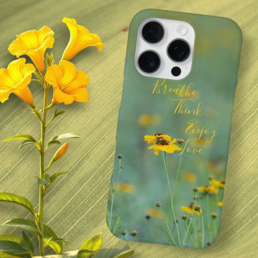 インスピレーションを感じる黄色い野花のカスタムデザイン iPhoneケース