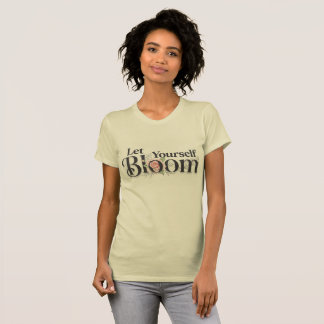 インスピレーション ピンクのバラの花が咲く 自分らしく輝け フラワーモチーフ  Tシャツ