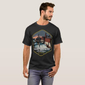 インスマスのマーシュ精製所下流瀑布 ビンテージ トラベル Tシャツ (正面フル)