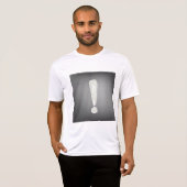 インダストリアル・グランジの感嘆符シンボル Tシャツ (正面フル)