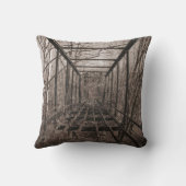 インディアナ州ブリーデンの橋 クッション (裏面)