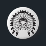 インディアンスカル長 缶バッジ<br><div class="desc">先住民アメリカインディアンの羽毛の生えたスカルのチーフ・アドレス。</div>