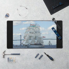 インディアンネイビー帆走練習船タランジニ デスクマット