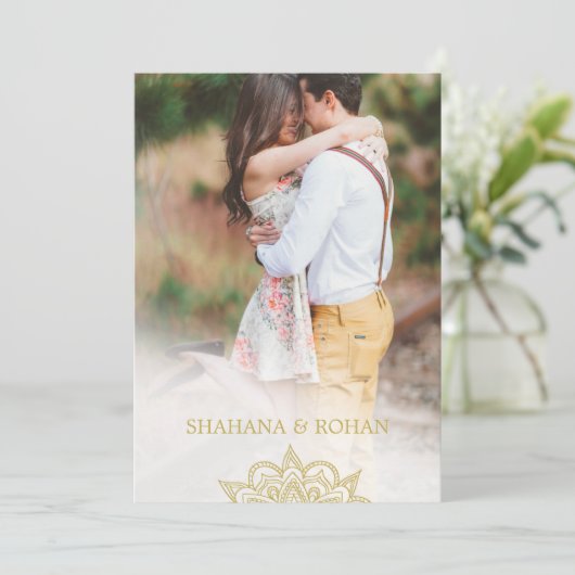 インディアンフォーマルスタイルフォトピンク金ゴールドシック結婚ズ 招待状 (スタンド正面)