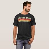 インディアン・レイク オハイオ州 おもしろ 釣り キャンピング 夏 ギフト Tシャツ (正面フル)
