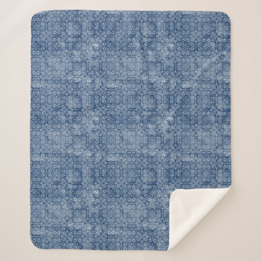 インディゴのろうけつ染めのSherpa毛布 シェルパブランケット (正面)