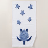 インディゴのウミガメ家族 ビーチタオル (正面)